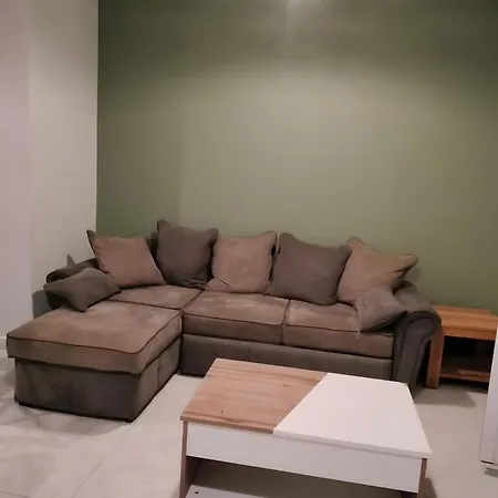 Sandra B Apartment *